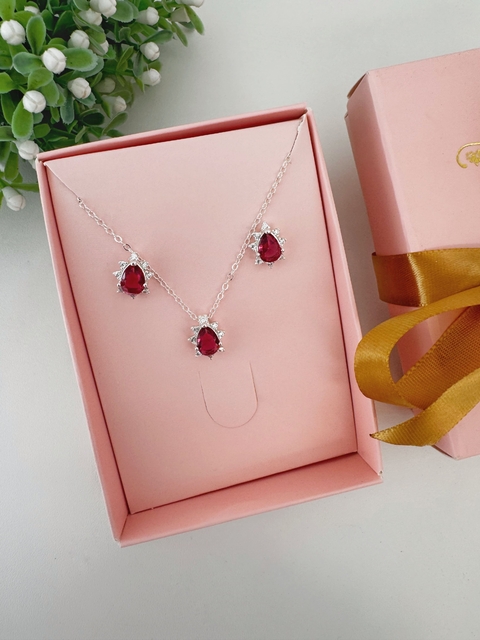 Conjunto Gota Vermelha com Microzircônias - Banhado a Prata