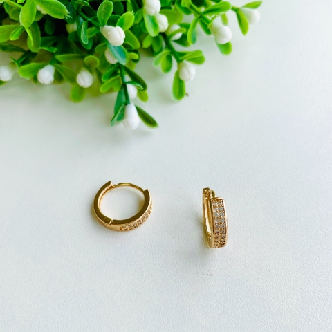 Brinco Argolinha Cravejada Zircônia 2 Linhas - Banhado a Ouro 22k