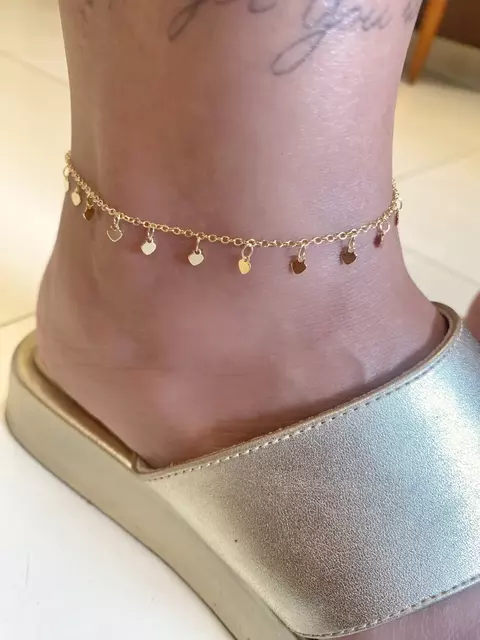 Tornozeleira Corações Chapados Pendentes - Banhado a Ouro