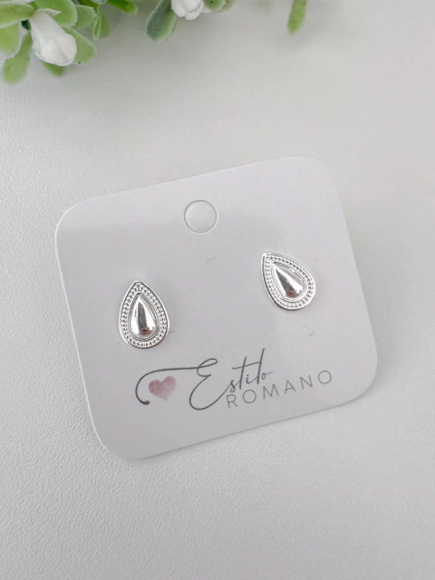 Brinco Gota Detalhada - Banhado a Prata
