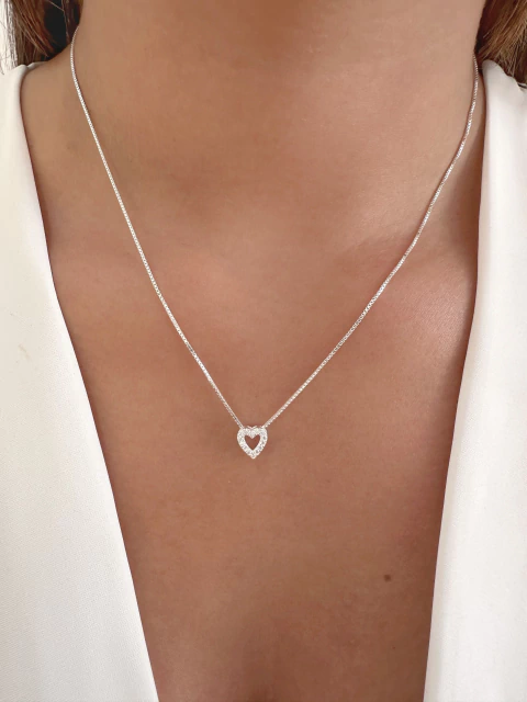 Colar Coração Cravejado Vazado - Prata 925 - comprar online