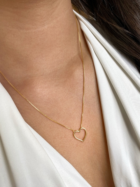 Colar Coração Vazado 15mm - Banhado a Ouro - comprar online