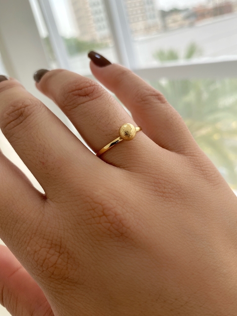 Anel Bolinha Detalhada - Banhado a Ouro