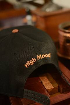Snapback aplique negra en internet