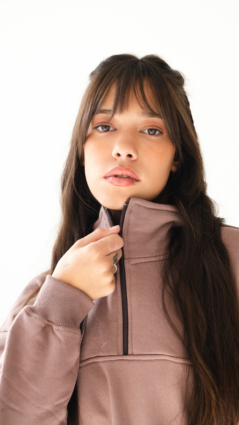 Buzo Camelia chocolate - comprar online
