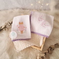 Dupla de fraldinhas em crochê Raposinha Lavanda P - comprar online