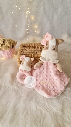 Kit Especial Sra. Pocotó Rosa (mantinha,Naninha,Chocalho) - Herdei da Nina Ateliê