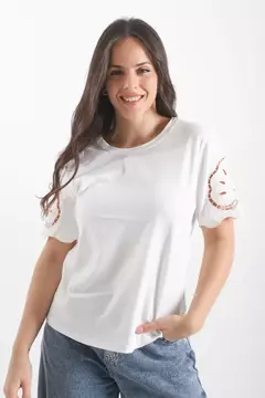 Remera London diseño en manga de brodery - comprar online
