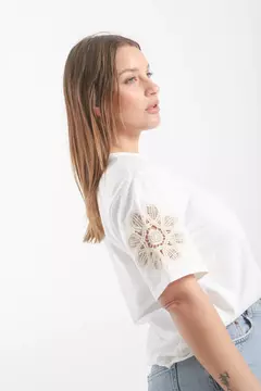 Remera San Marino con brodery