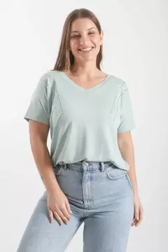 Remera de crepe punto con tachas