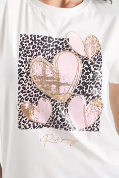 Remera Print con corazones - comprar online