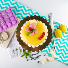 Torta bavarois de vainilla con almendras caramelizadas y mousse de frutos de frutos rojos - comprar online
