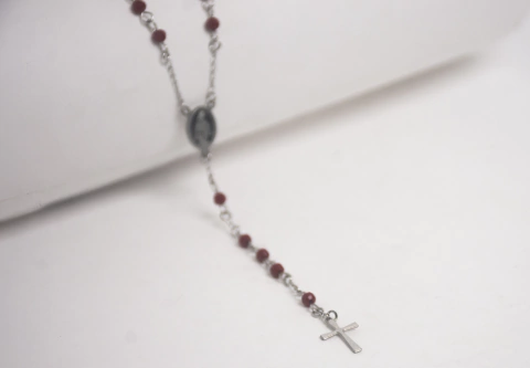 Rosario Rojo Acero Quirurgico