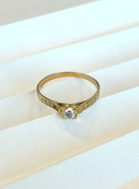 Anillo Oro 18K Cubics