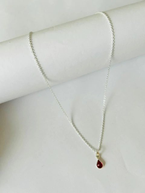 Conjunto Plata Importada y Dije Cubic Rojo
