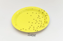 PLATOS AMARILLOS CON LUNARES DORADOS - comprar online