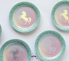 PLATO DE POLIPAPEL UNICORNIO IRIDISCENTE 17CM X 6 Unid