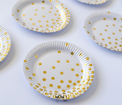 PLATOS DE POLIPAPEL BLANCOS LUNARES DORADAS X 6 Unid - comprar online
