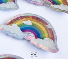 PLATO DE POLIPAPEL METALIZADO ARCO IRIS X 10 Unid