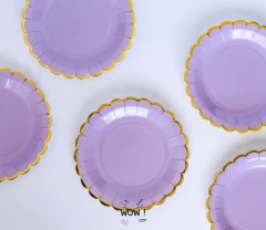 PLATOS LILA CON VOLADOS DORADO