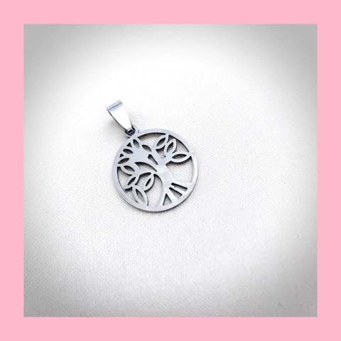 Dije del Árbol de la Vida tallado