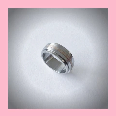 Anillo Anti Estrés con Detalle Dorado