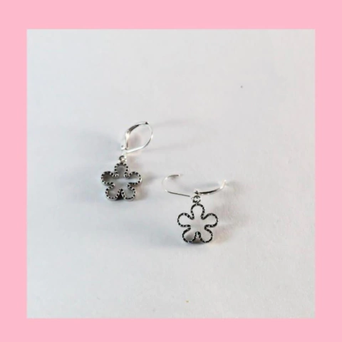 Aros Colgantes de Flor