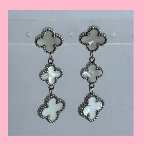 Aros Colgantes Trébol Blanco