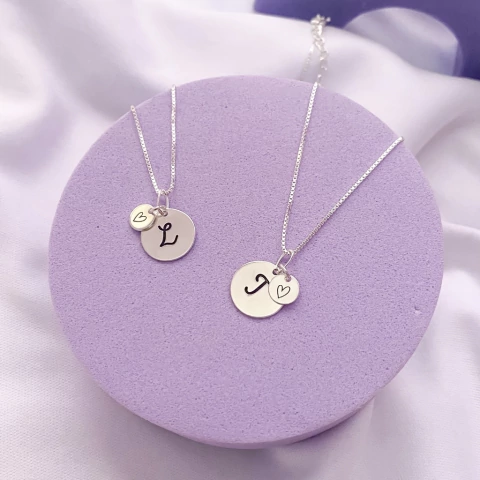 Colar Medalha Letra Prata 925 - comprar online