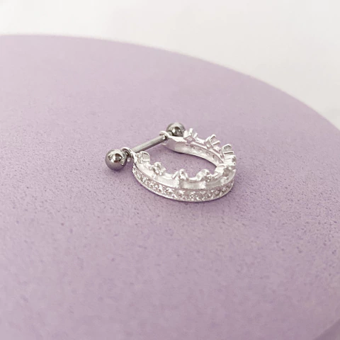 Piercing Conch Coroa Cravejado