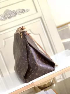 Bolsa Louis Vuitton Artsy na internet