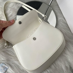 Imagem do Bolsa Cléo Escovado com Aba