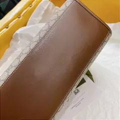 Bolsa Gucci Small Tote "GG Supreme" na internet
