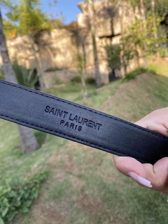 Cinto Saint Laurent linha italiana na internet