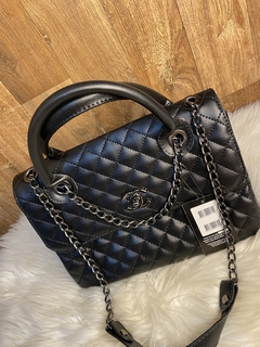 Bolsa Chanel Milão na internet