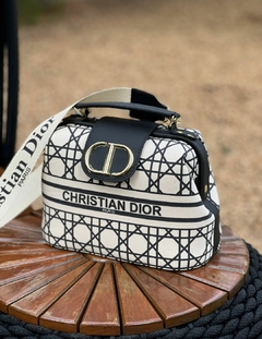 Bolsa Baú Christian D - Missconcept