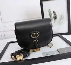 Bolsa Bobby Dior Média na internet