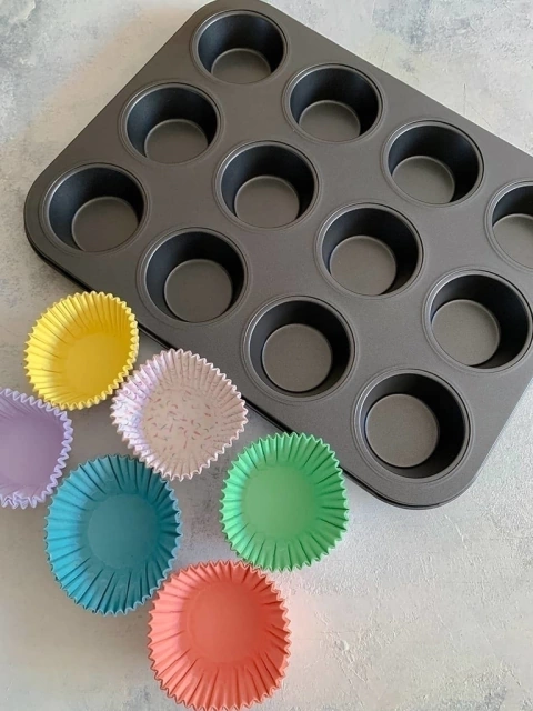 Placa muffins para 12 unidades + 100 pirotines nº10