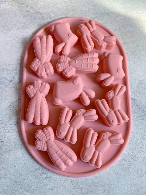 Molde silicona conejos y zanahorias