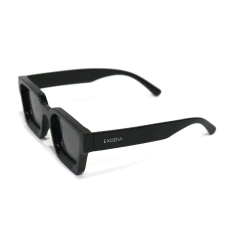 Óculos de Sol Quadrado Exodia na internet