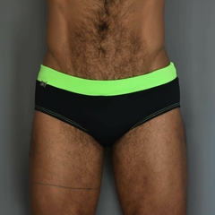 Sunga CLASSIC Boreal Sky preta com cós verde neon na internet