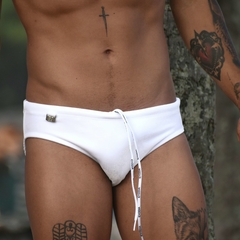 Sunga SLIM cavada velvet em veludo molhado acetinado branco