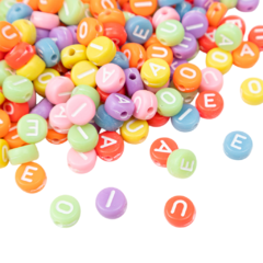 Imagen de Plastico Plano VOCALES Blanca Cuentas Muticolor Pastel