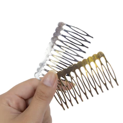 Peineta Metalica 12 Lineas 6.4 x 3.9 cm - comprar online