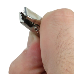 Broche Cocodrilo con Gancho en internet