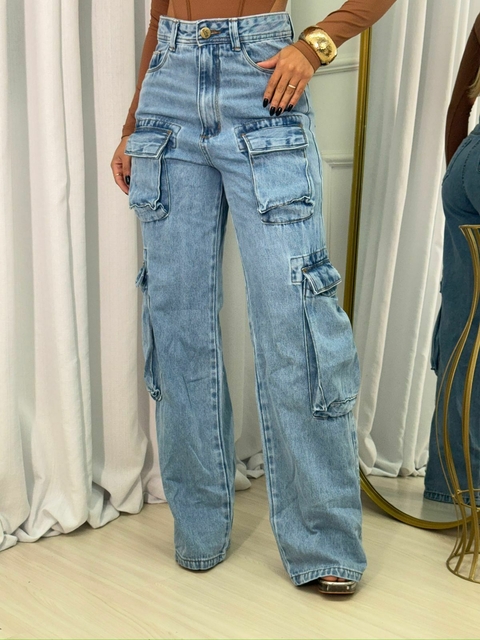 Calça Jeans Feminina Super Cargo Levanta Bumbum Sal e Pimenta - comprar online