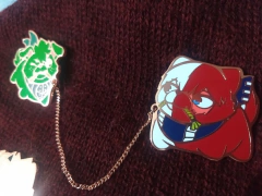 DEKUWOOFF y TODOWAN- PIN metálico con cadena