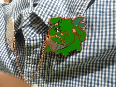 BAKUGRRR y KIRIBARF - PIN metálico con cadena - OrenJuiceArt