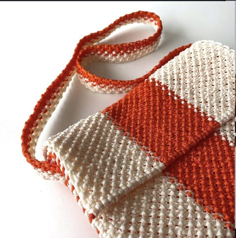 Bolsa crochê bicolor P