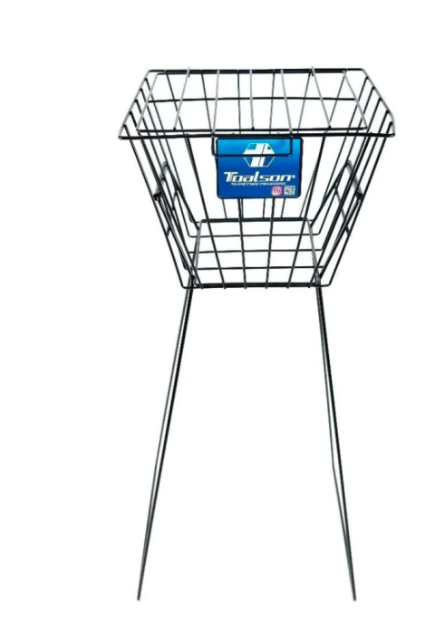 Canasto de pelotas Toalson de metal negro con soporte.